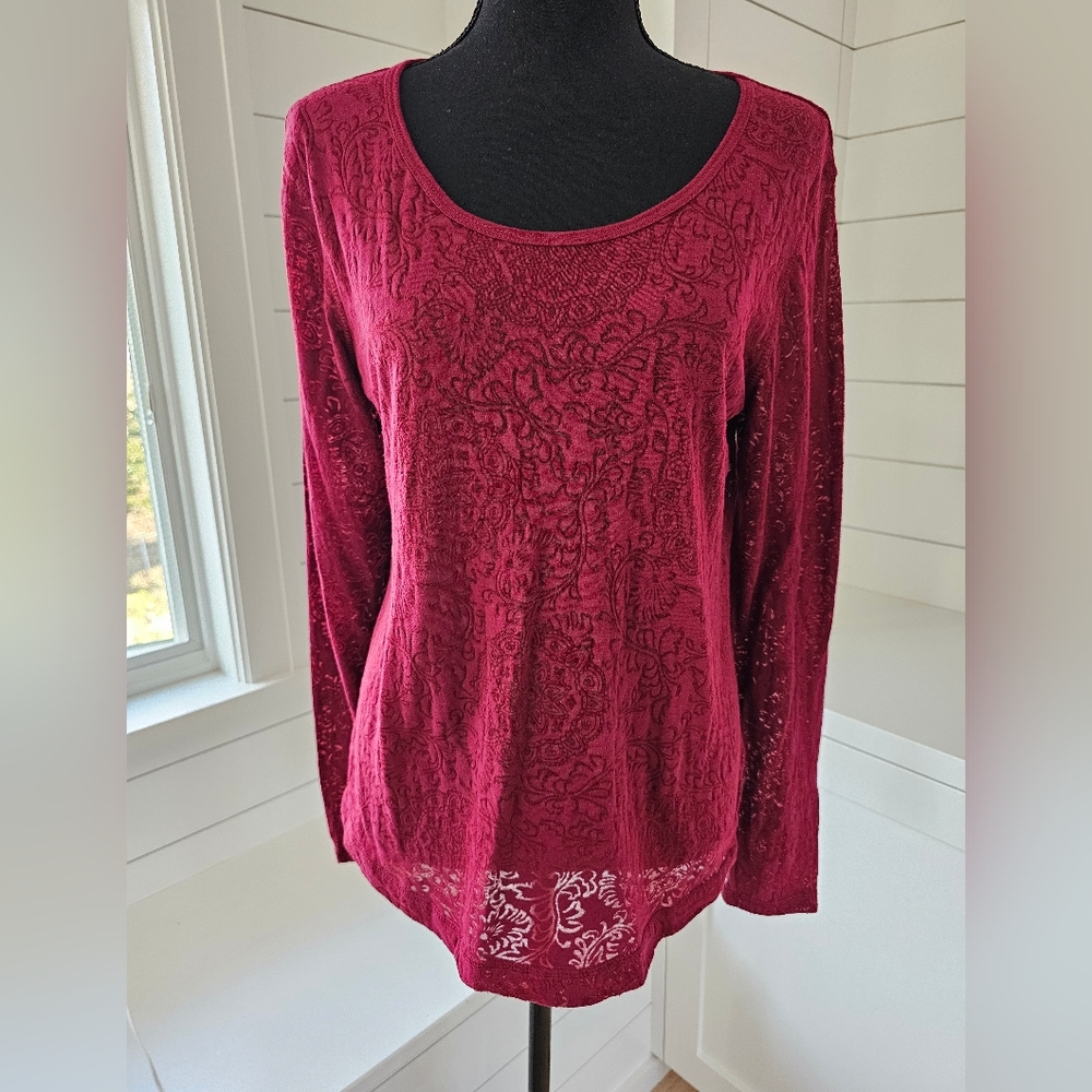 Mudd long sleeve top with pretty lace design - Picture 1 of 5